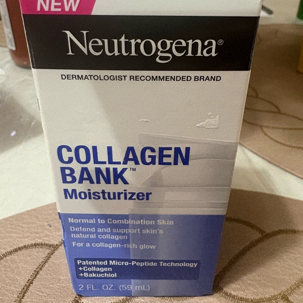 Neutrogena Collagen Bank Moisturizer - White and Blue